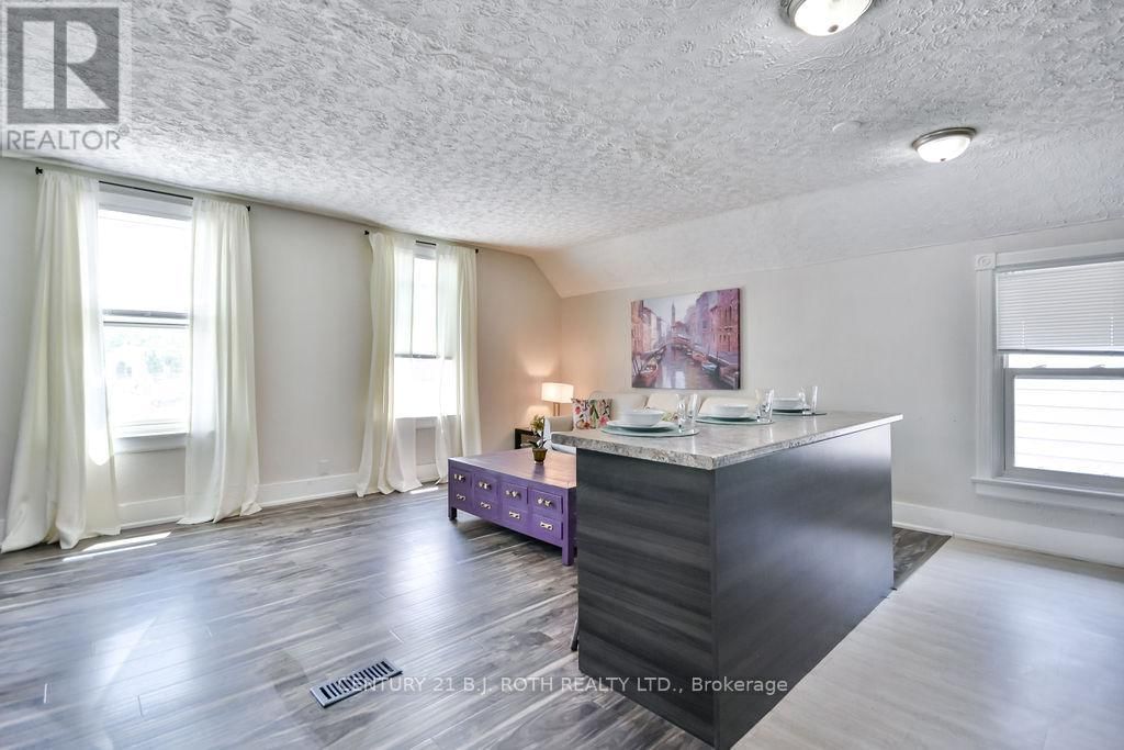 30 TIFFIN STREET Image 23