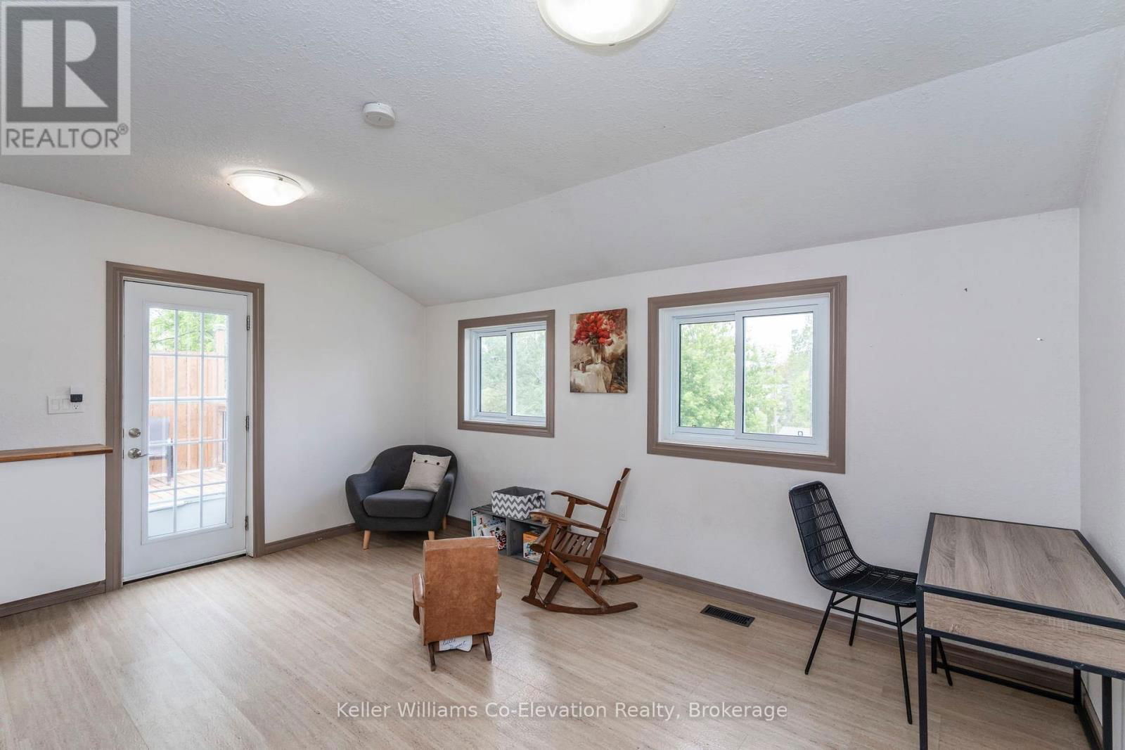69 ROBERT STREET WEST Image 11
