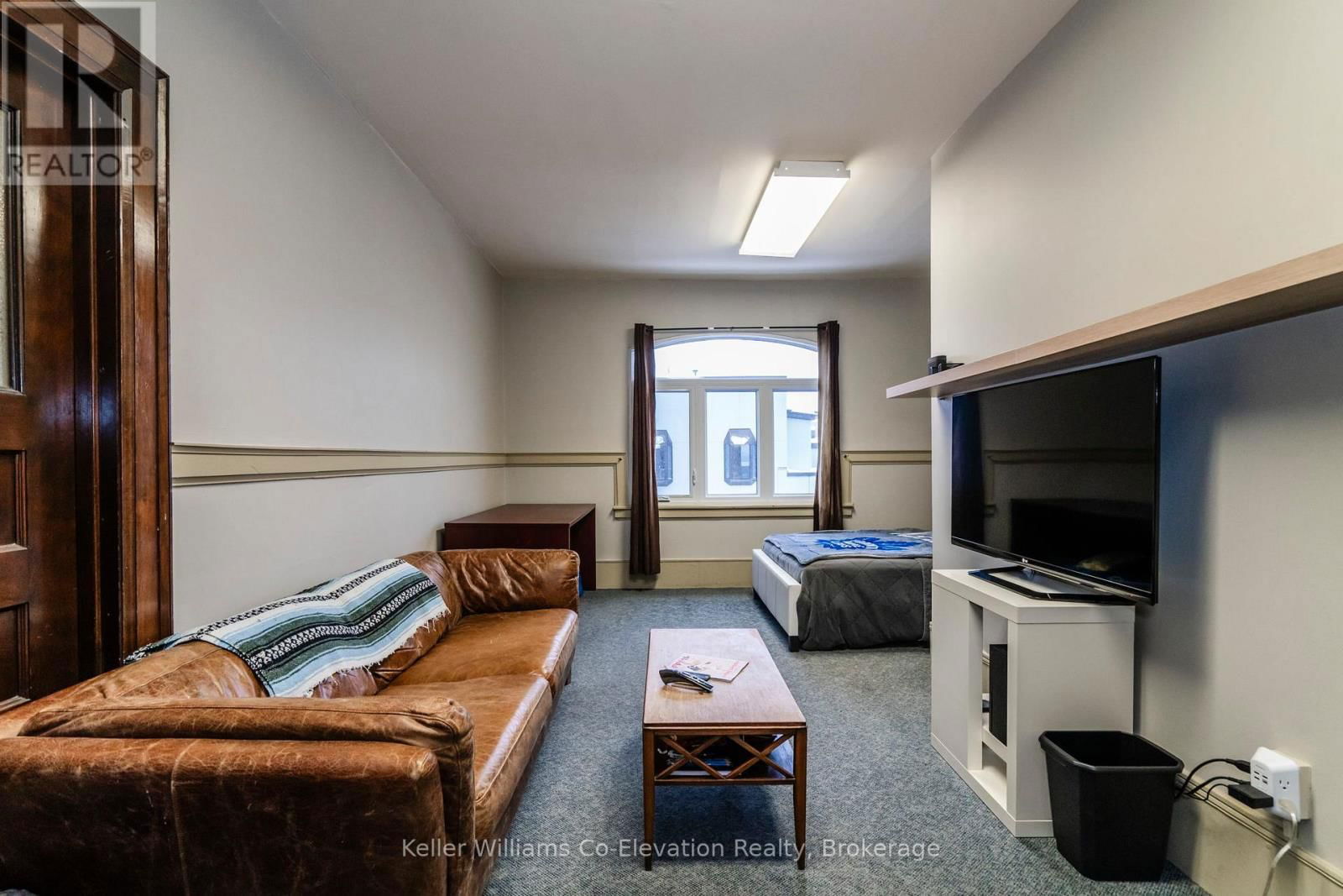 270 KING STREET Image 32