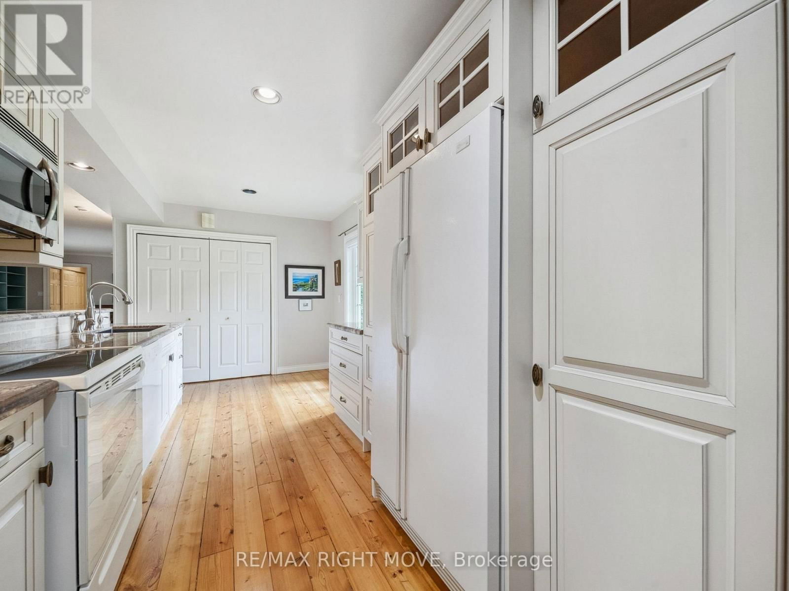 7736 RIVERLEIGH DRIVE Image 11