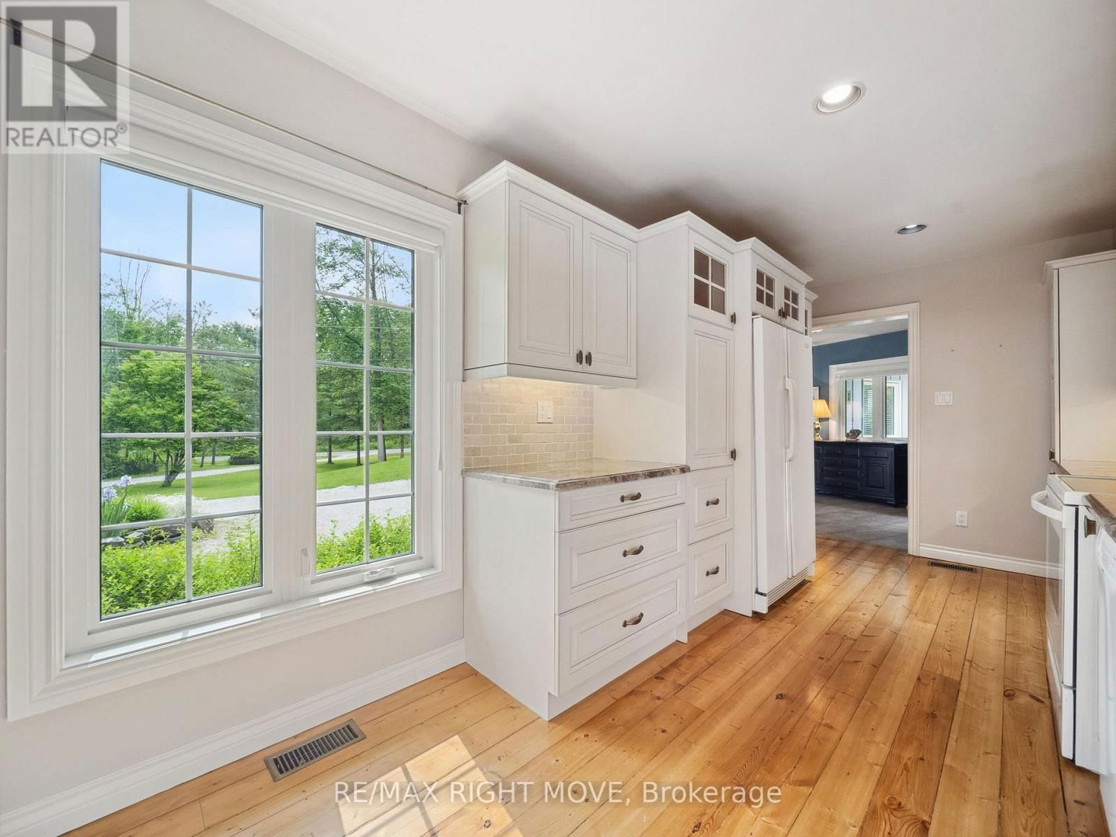 7736 RIVERLEIGH DRIVE Image 13