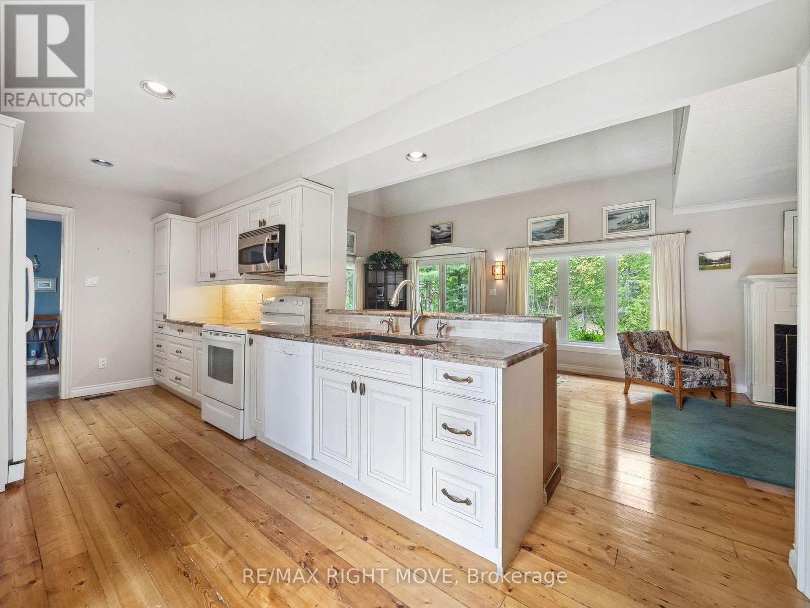 7736 RIVERLEIGH DRIVE Image 14