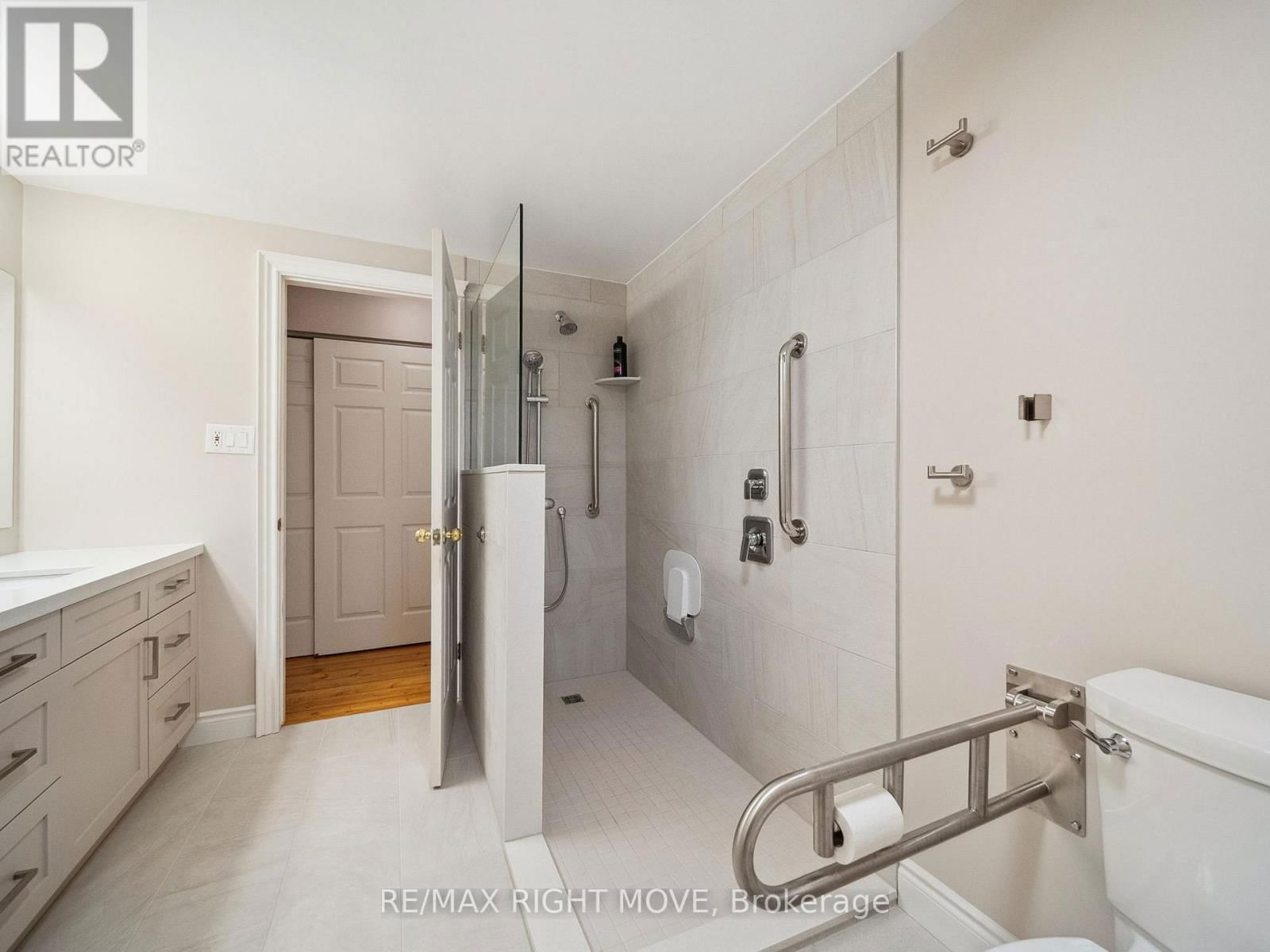7736 RIVERLEIGH DRIVE Image 23