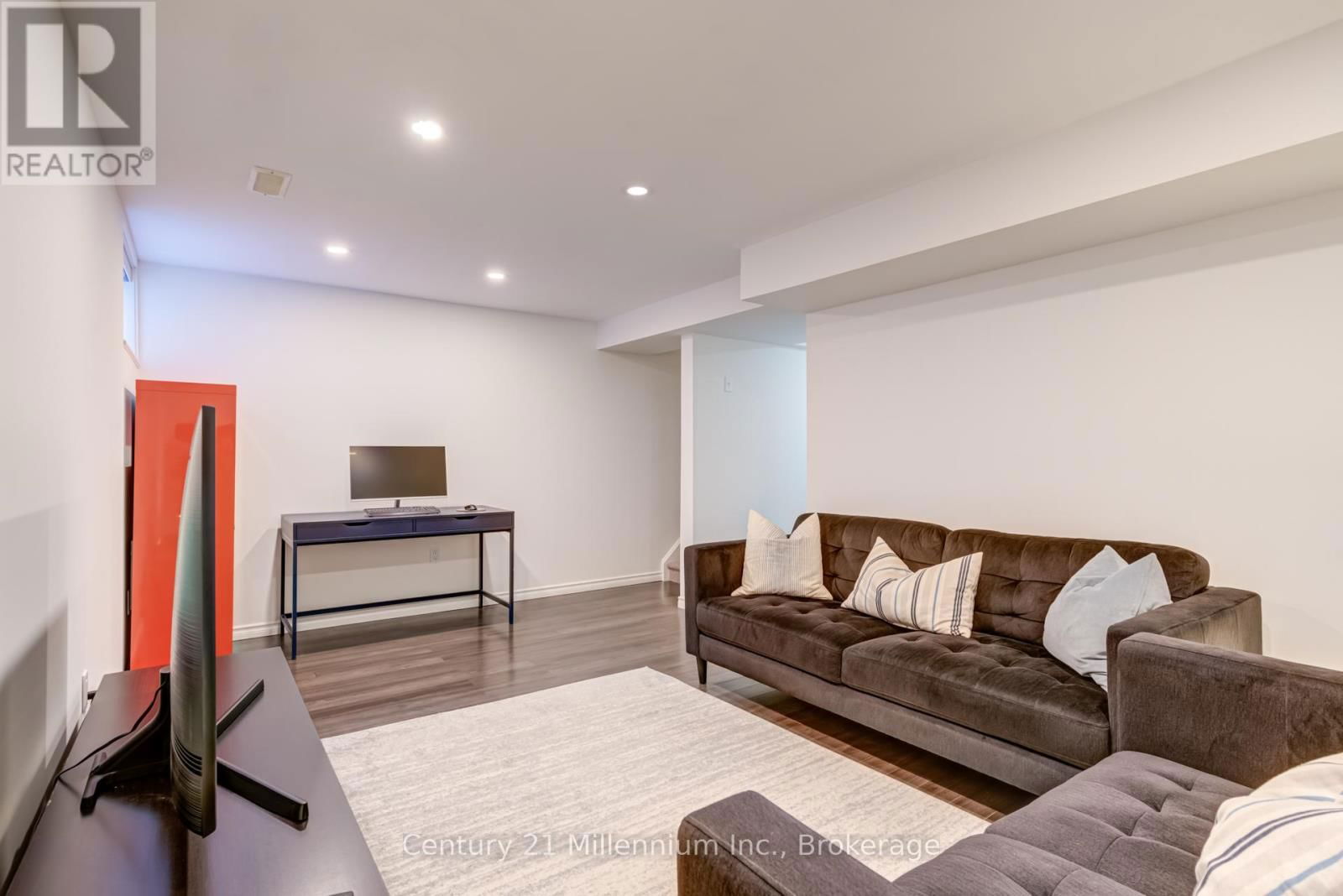 37 SILVER GLEN BOULEVARD Image 29
