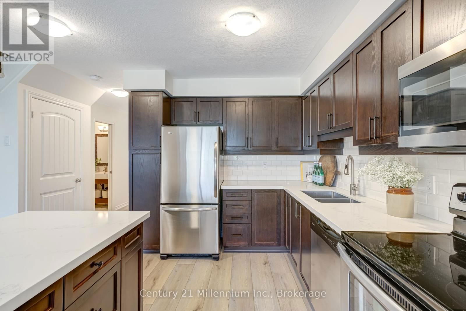 37 SILVER GLEN BOULEVARD Image 7