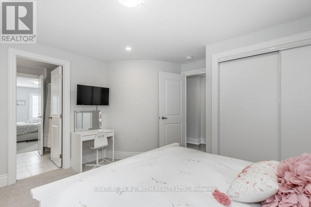 20 WESTMINSTER CIRCLE Image 32