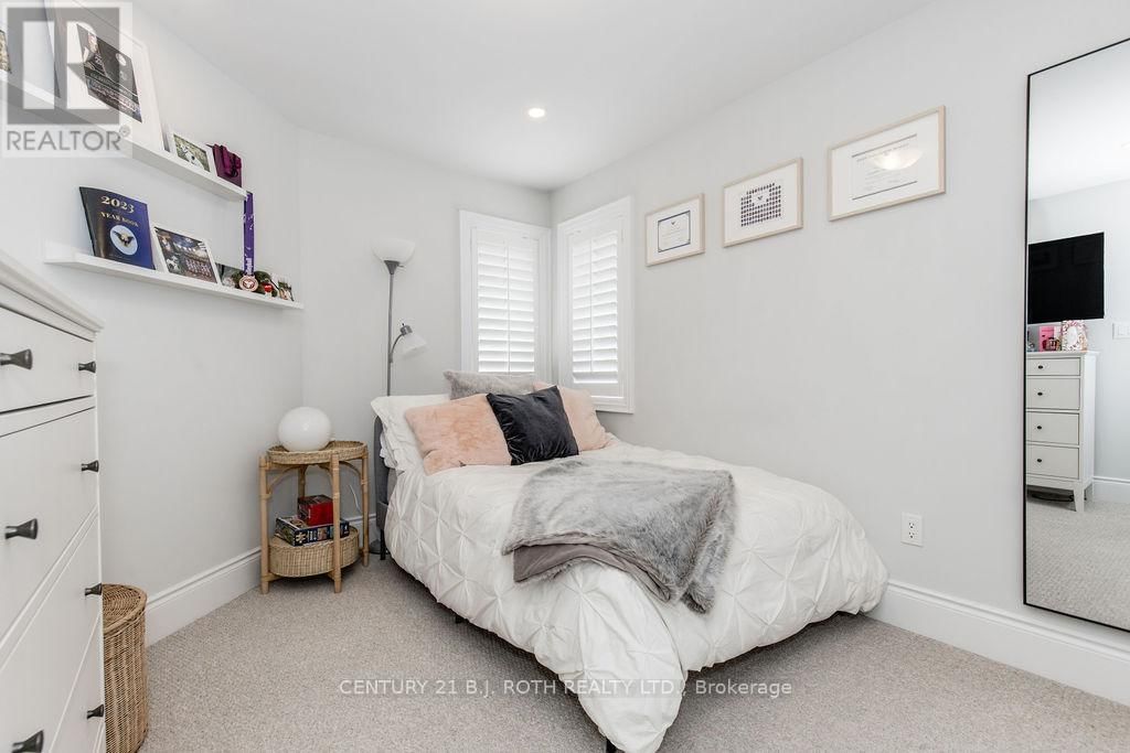 20 WESTMINSTER CIRCLE Image 34