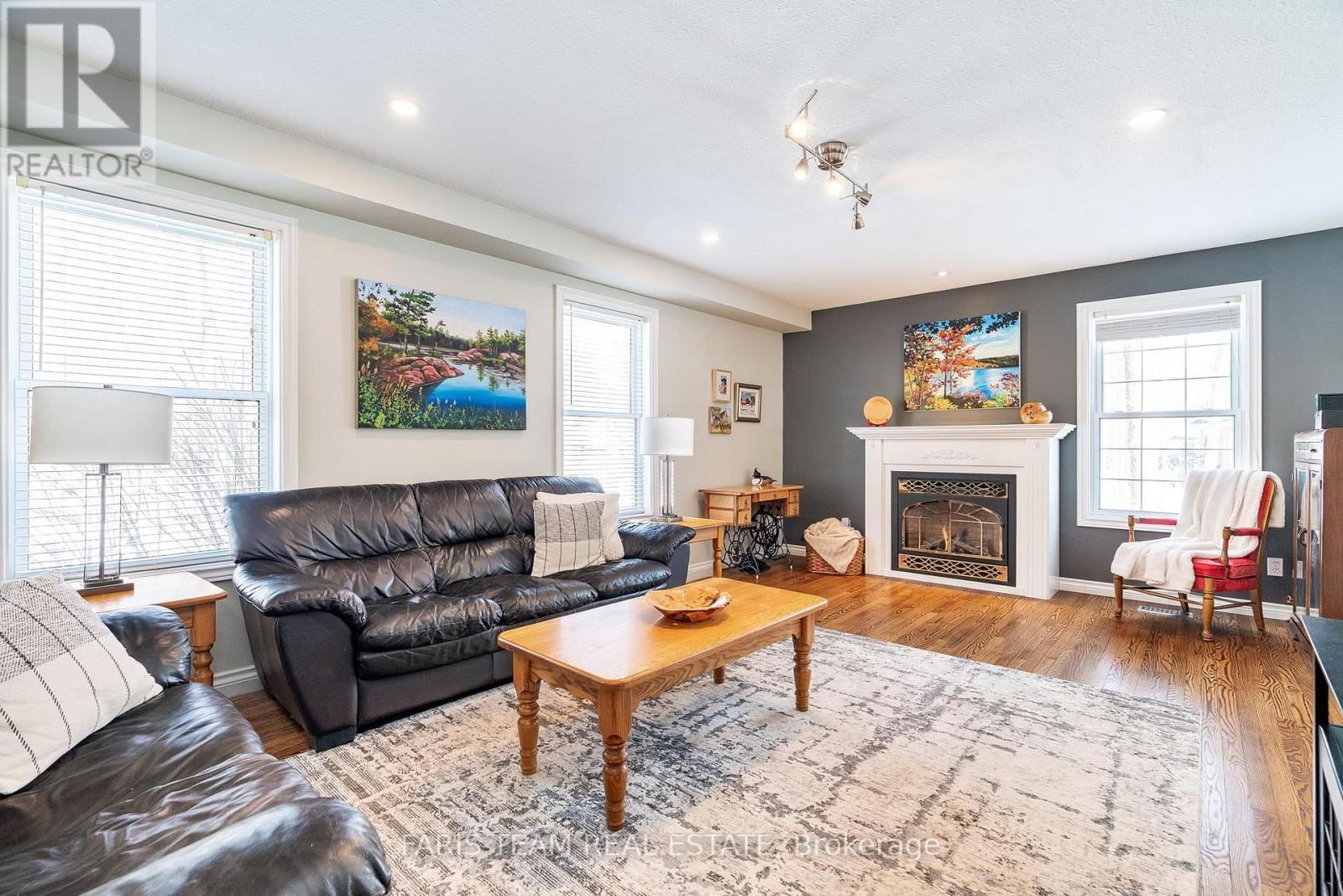 64 GOLDFINCH CRESCENT Image 12