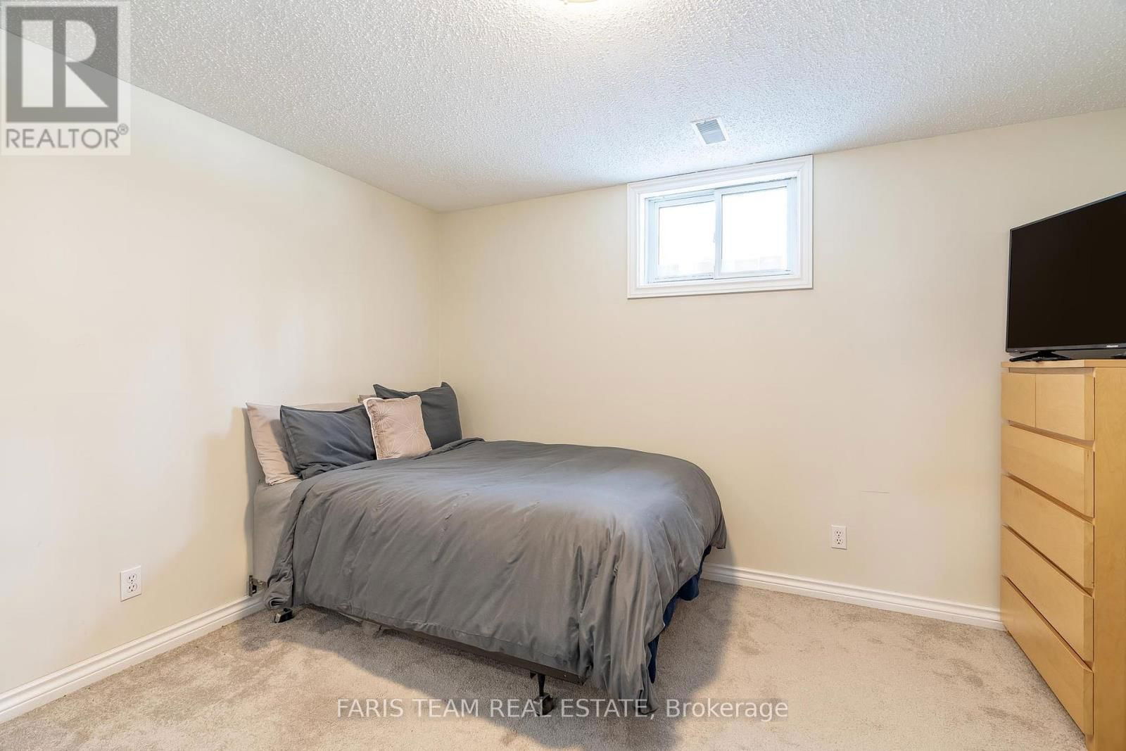 64 GOLDFINCH CRESCENT Image 31