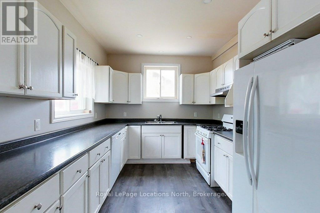 103 ERIE STREET Image 20