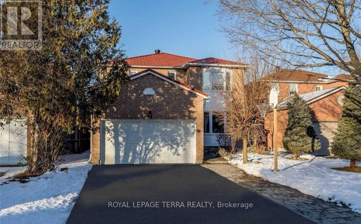 44 CARRUTHERS CRESCENT Image 1