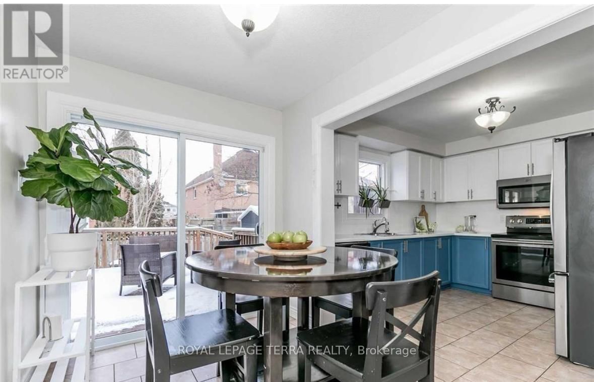 44 CARRUTHERS CRESCENT Image 13