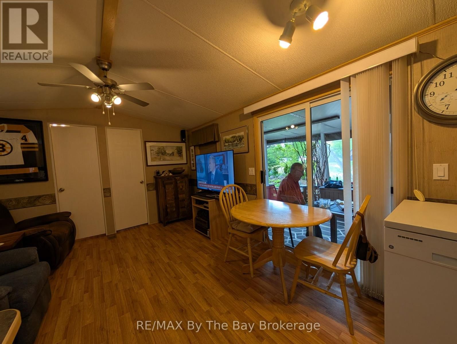 179 - 85 THEME PARK DRIVE Image 13