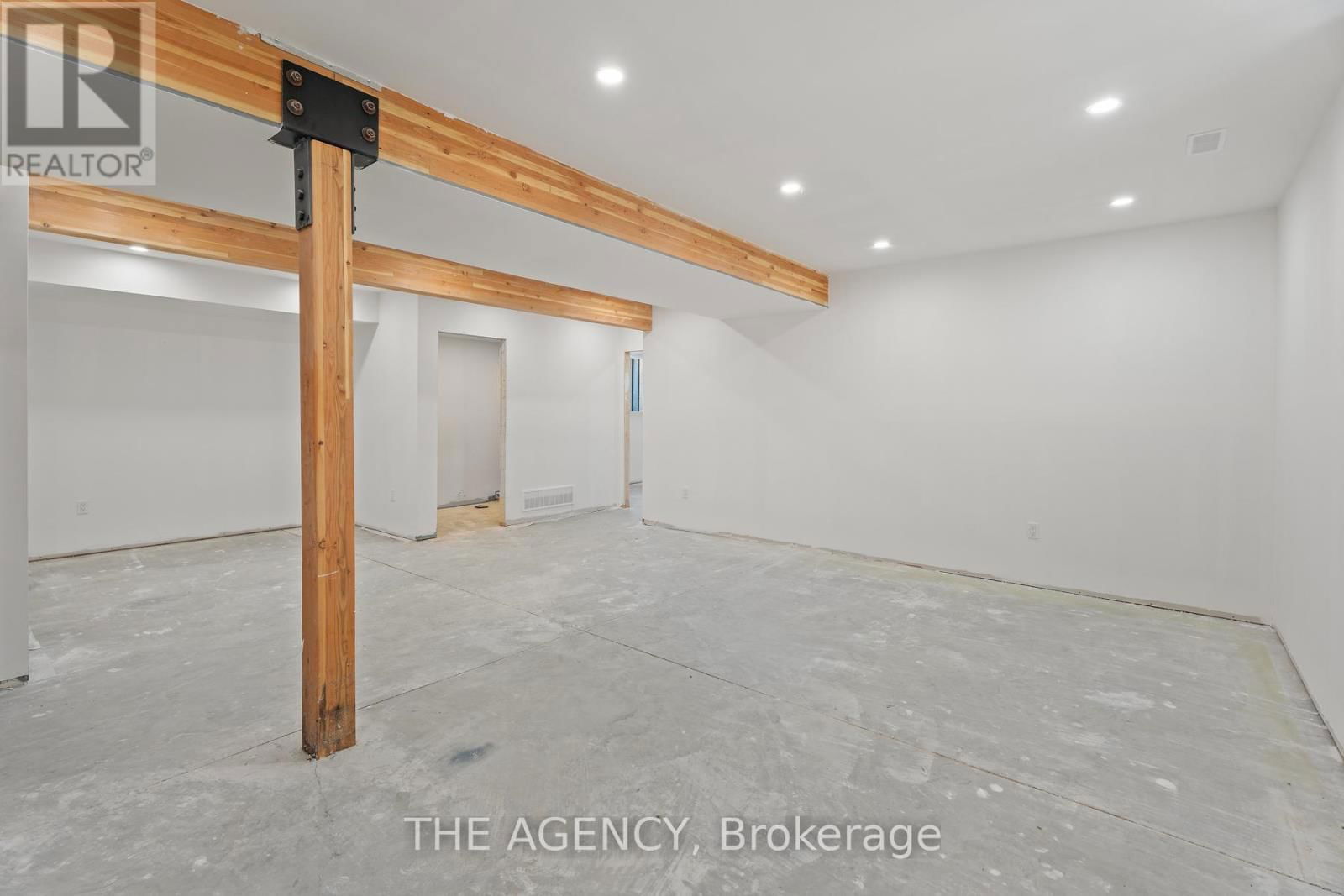 3963 HILLTOP ROAD Image 44