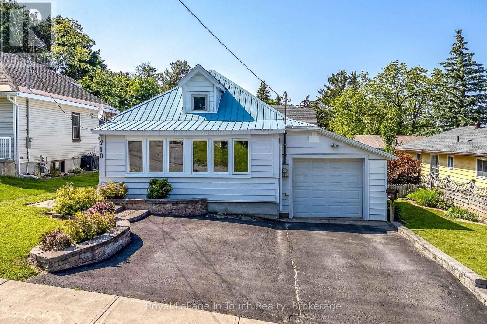 710 BAY STREET Image 1