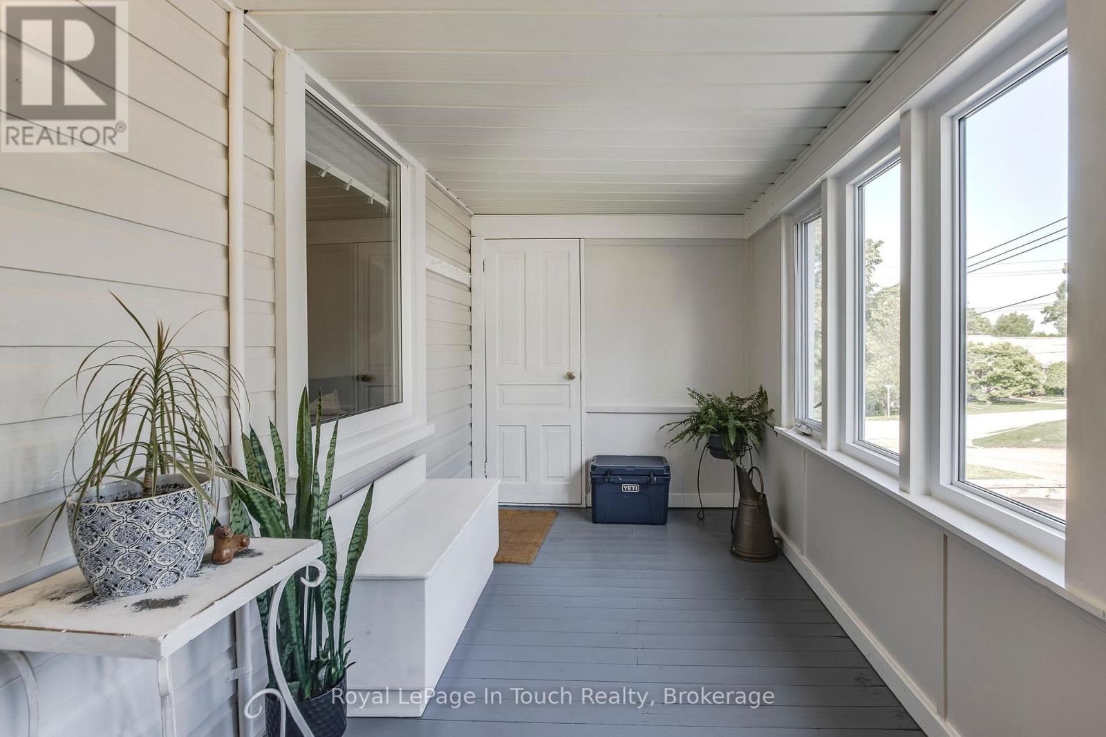 710 BAY STREET Image 19
