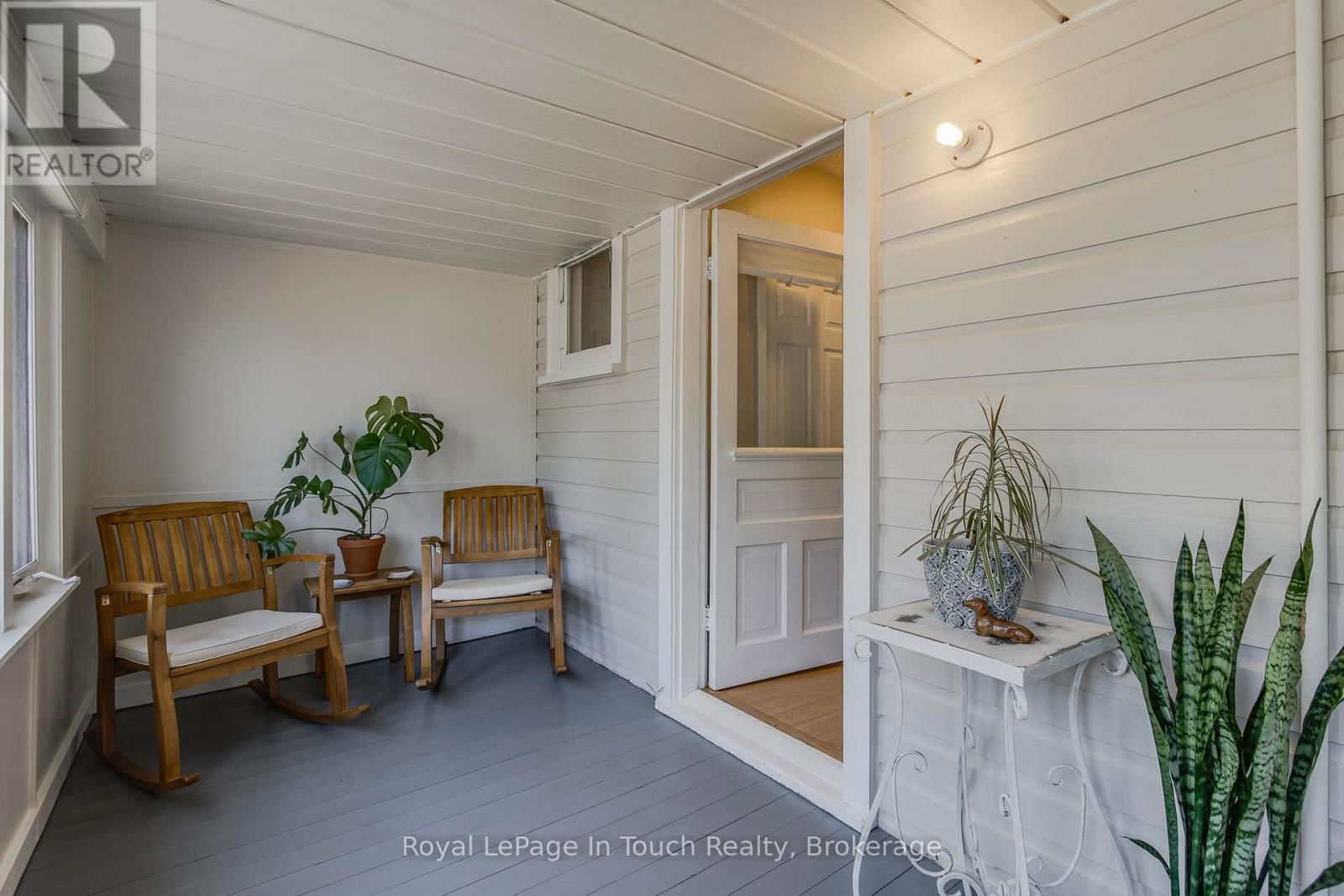 710 BAY STREET Image 20
