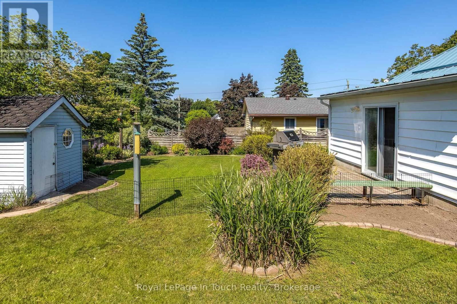 710 BAY STREET Image 32
