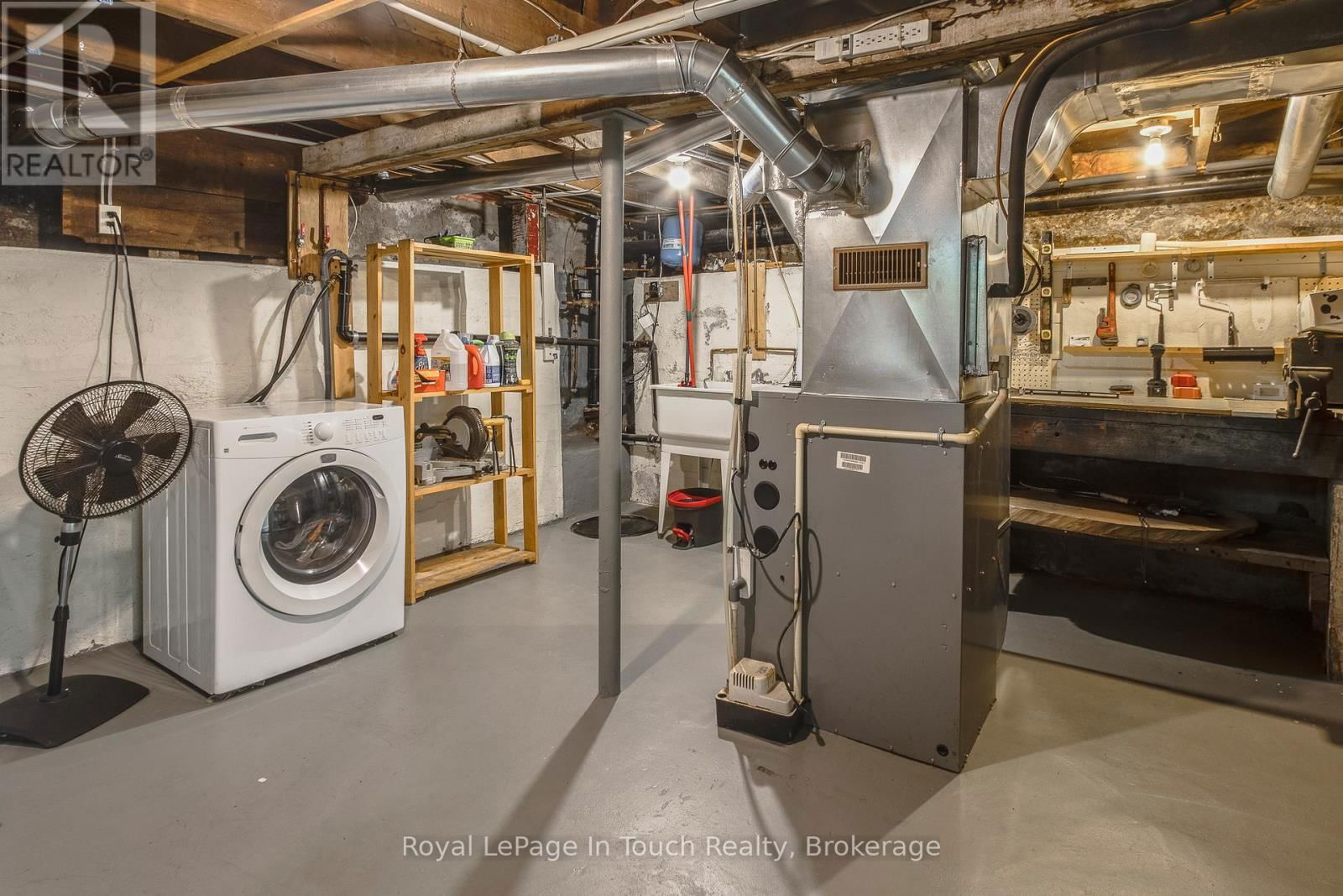 710 BAY STREET Image 38