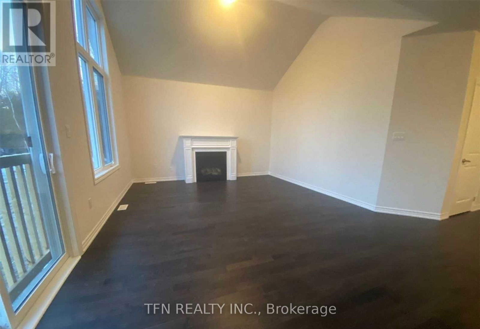 3213 MOSLEY STREET Image 11