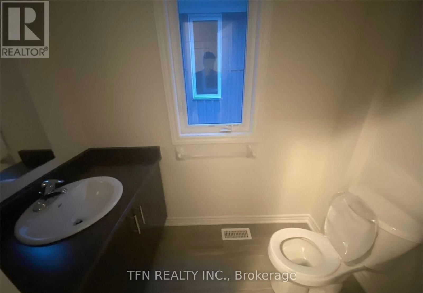 3213 MOSLEY STREET Image 18