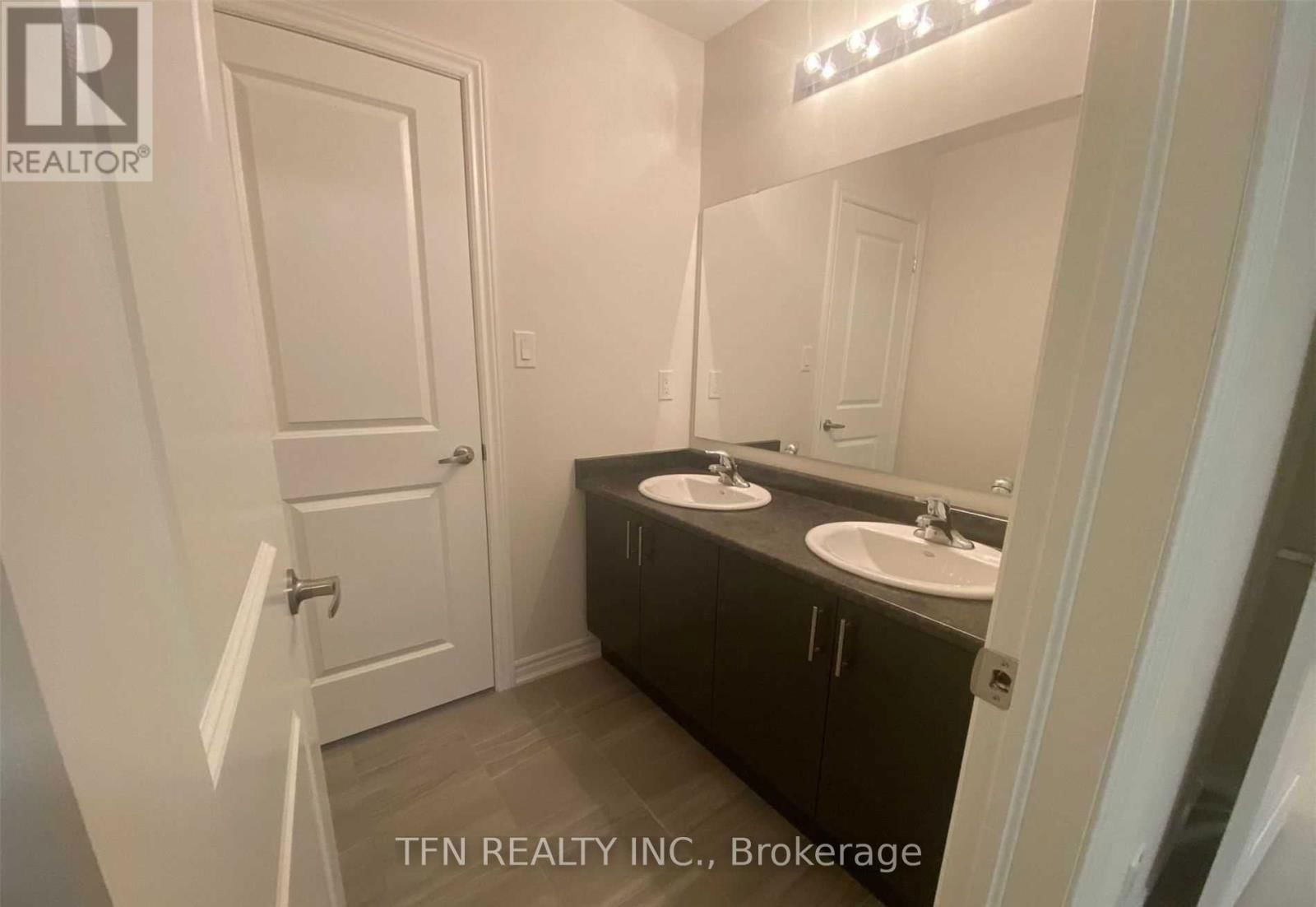 3213 MOSLEY STREET Image 22