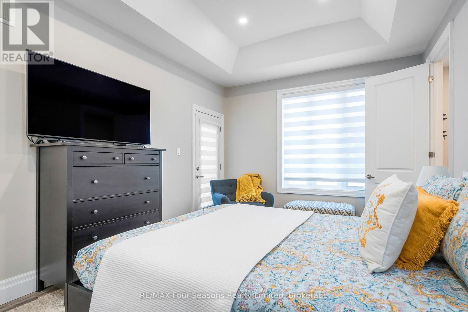 276 ROBINSON ROAD Image 18