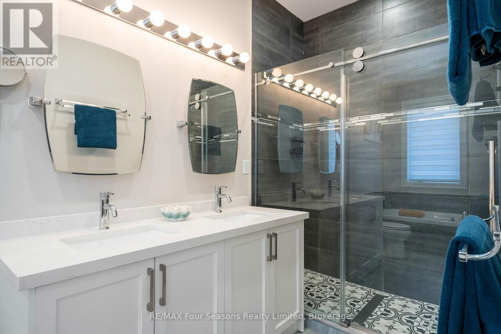 276 ROBINSON ROAD Image 19