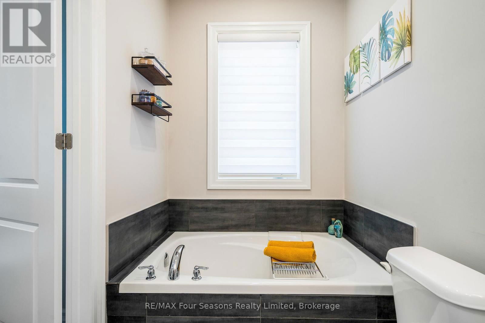 276 ROBINSON ROAD Image 21