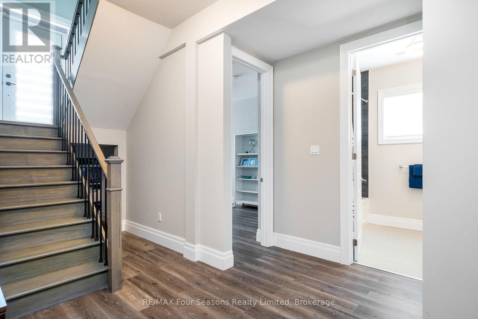 276 ROBINSON ROAD Image 24