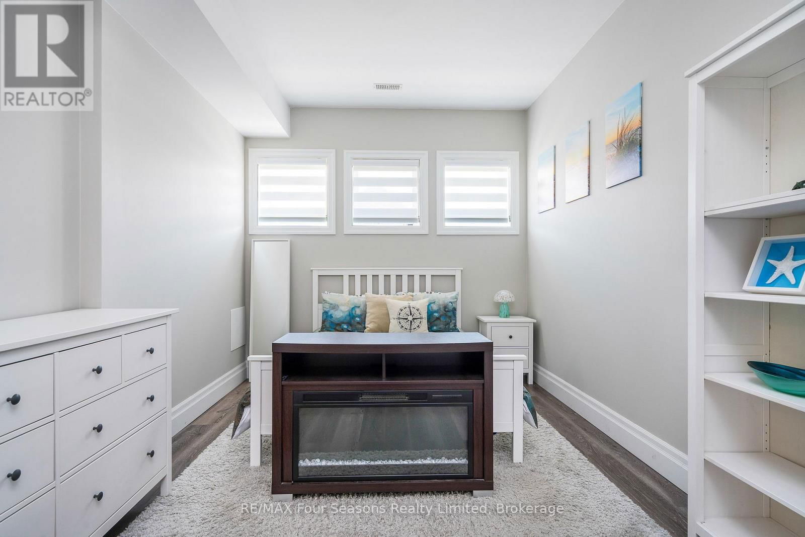 276 ROBINSON ROAD Image 26
