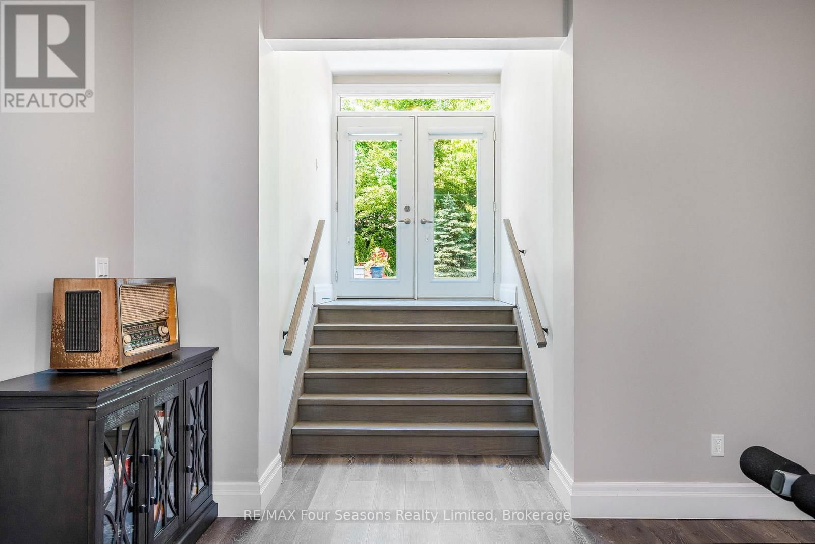 276 ROBINSON ROAD Image 32