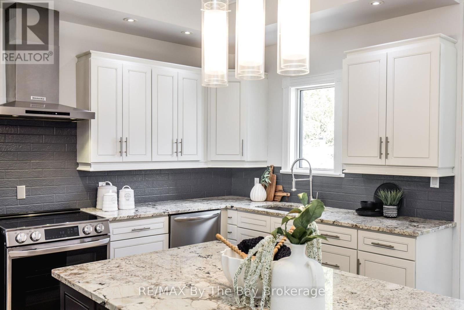 25 BRITTON COURT Image 16
