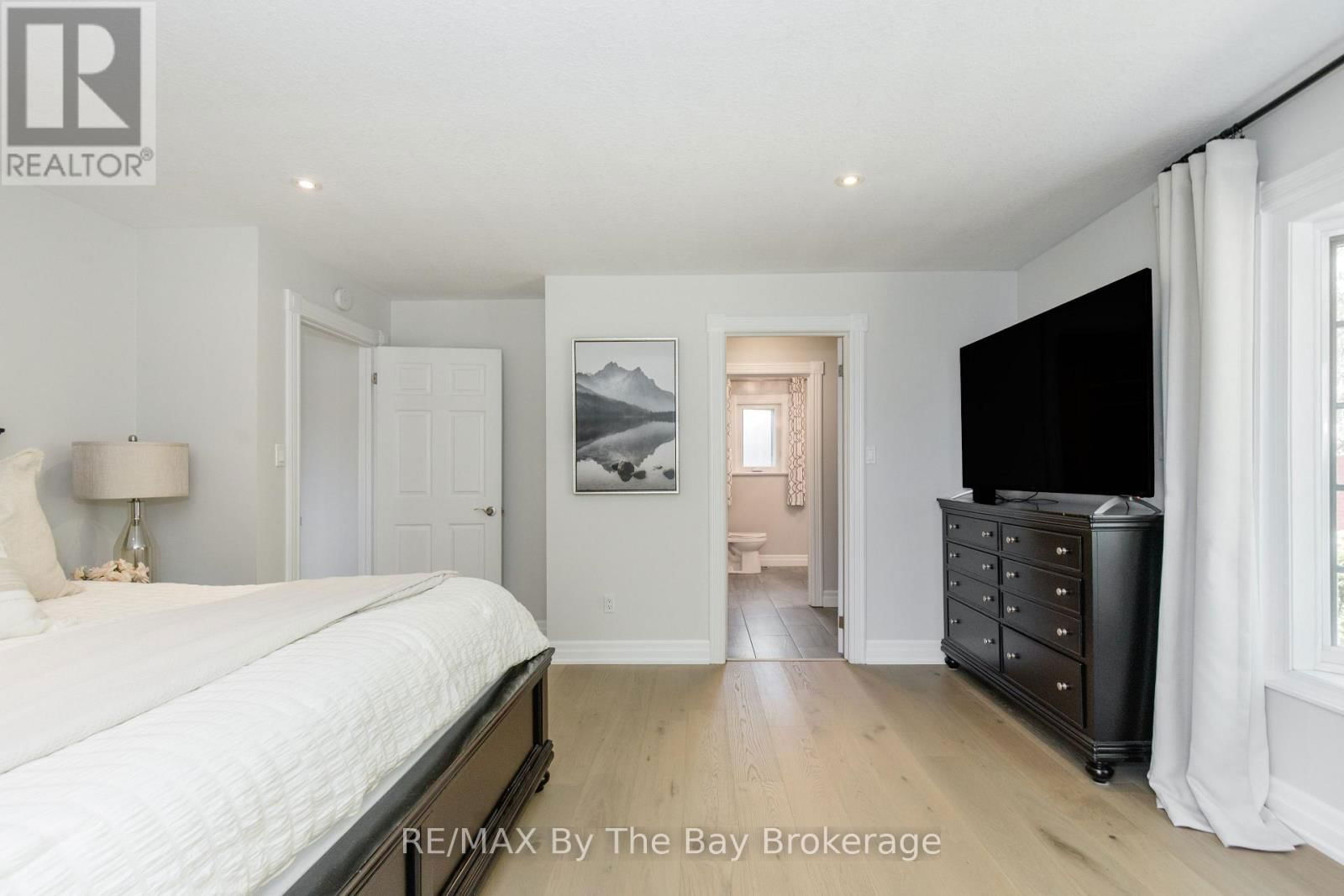 25 BRITTON COURT Image 32