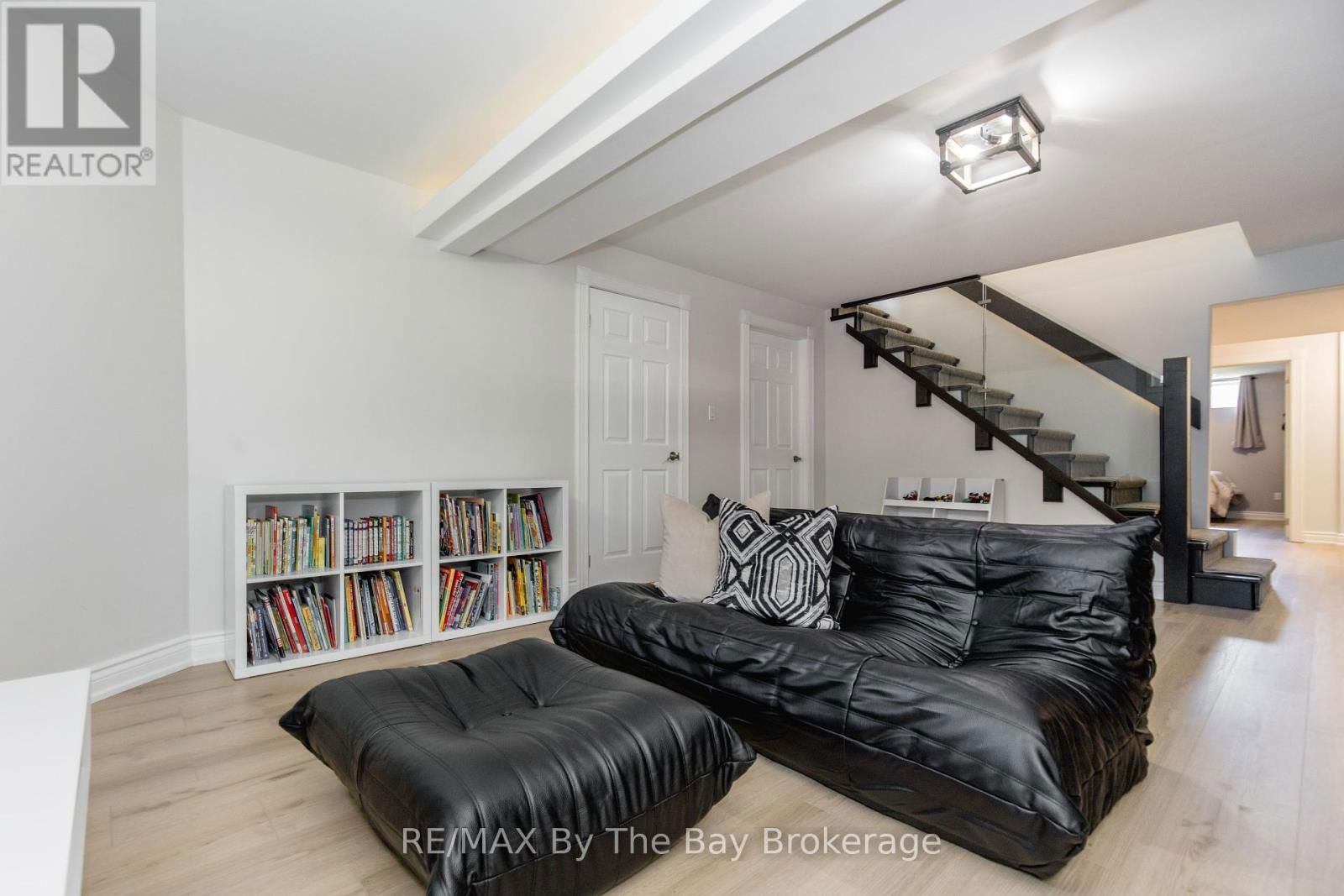 25 BRITTON COURT Image 34