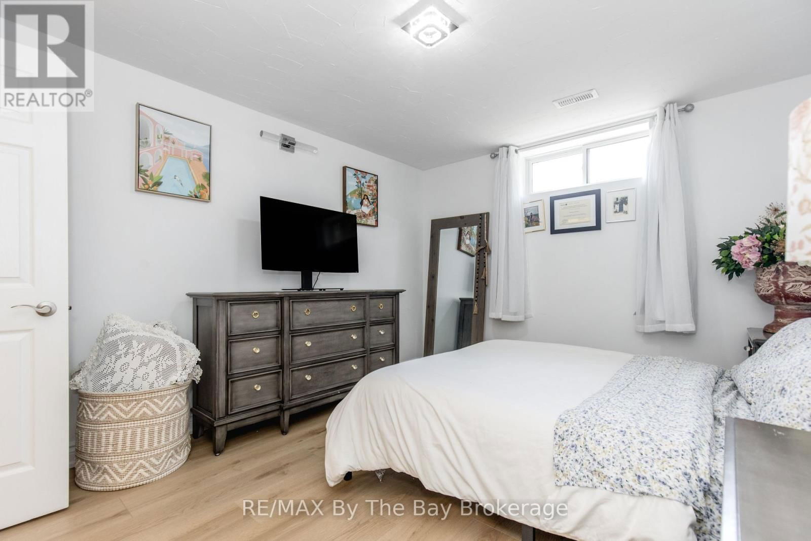 25 BRITTON COURT Image 44