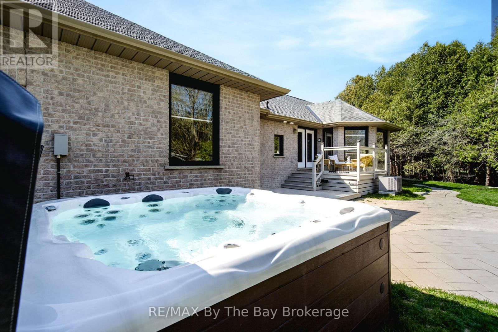 25 BRITTON COURT Image 9