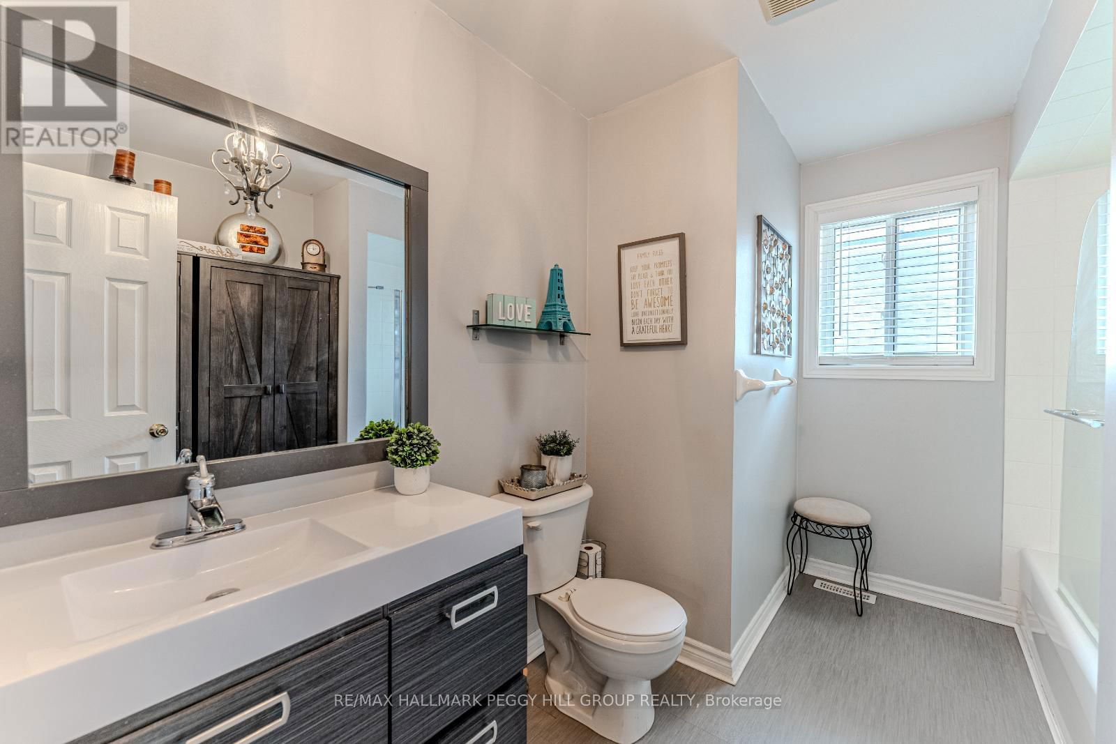 130 COUNTRY LANE Image 12