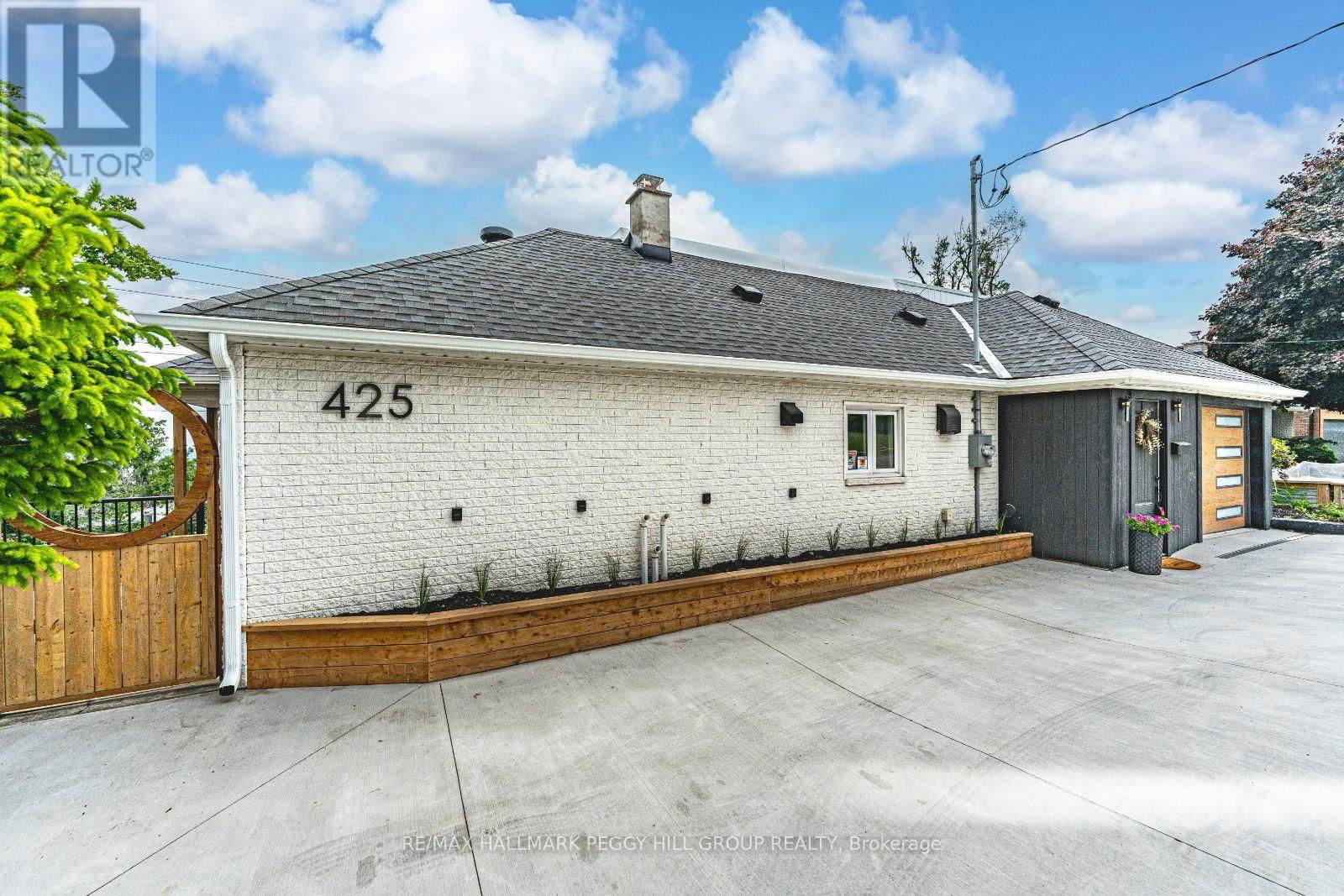 425 CODRINGTON STREET Image 1