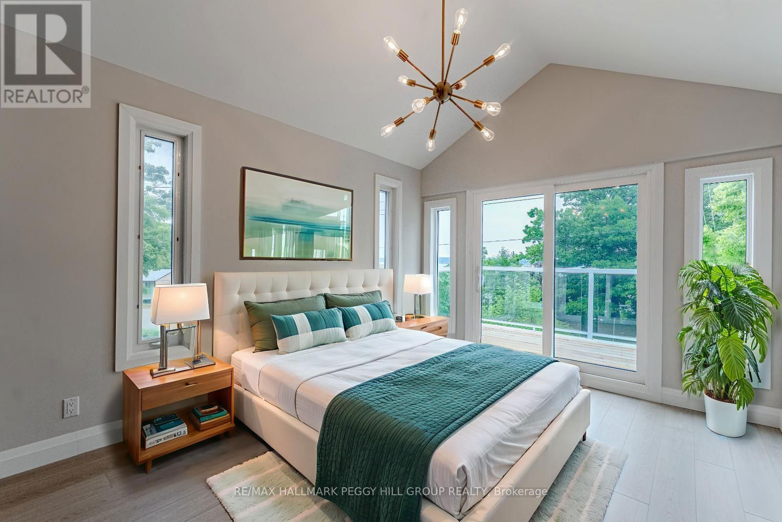 425 CODRINGTON STREET Image 10