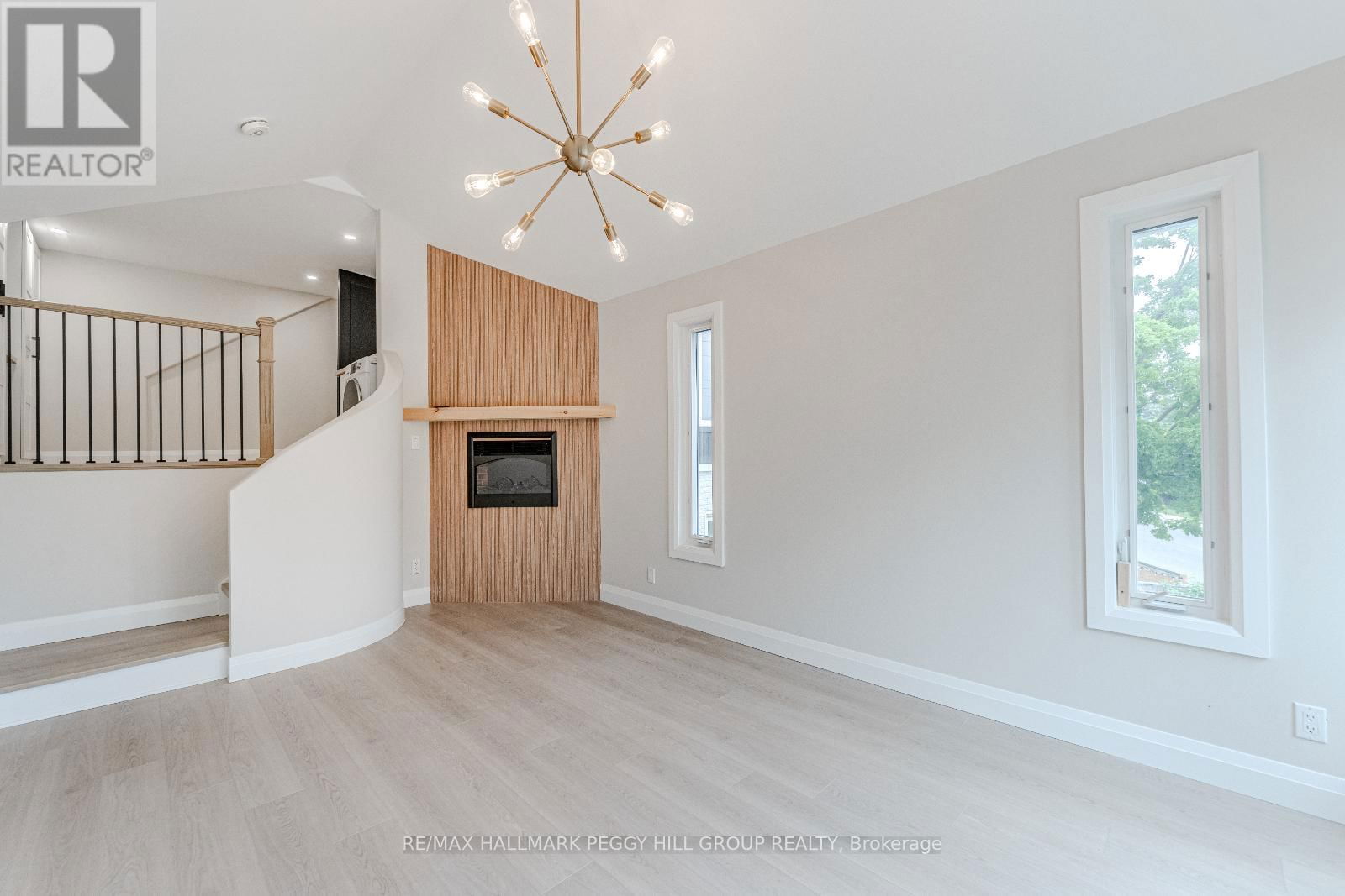 425 CODRINGTON STREET Image 11