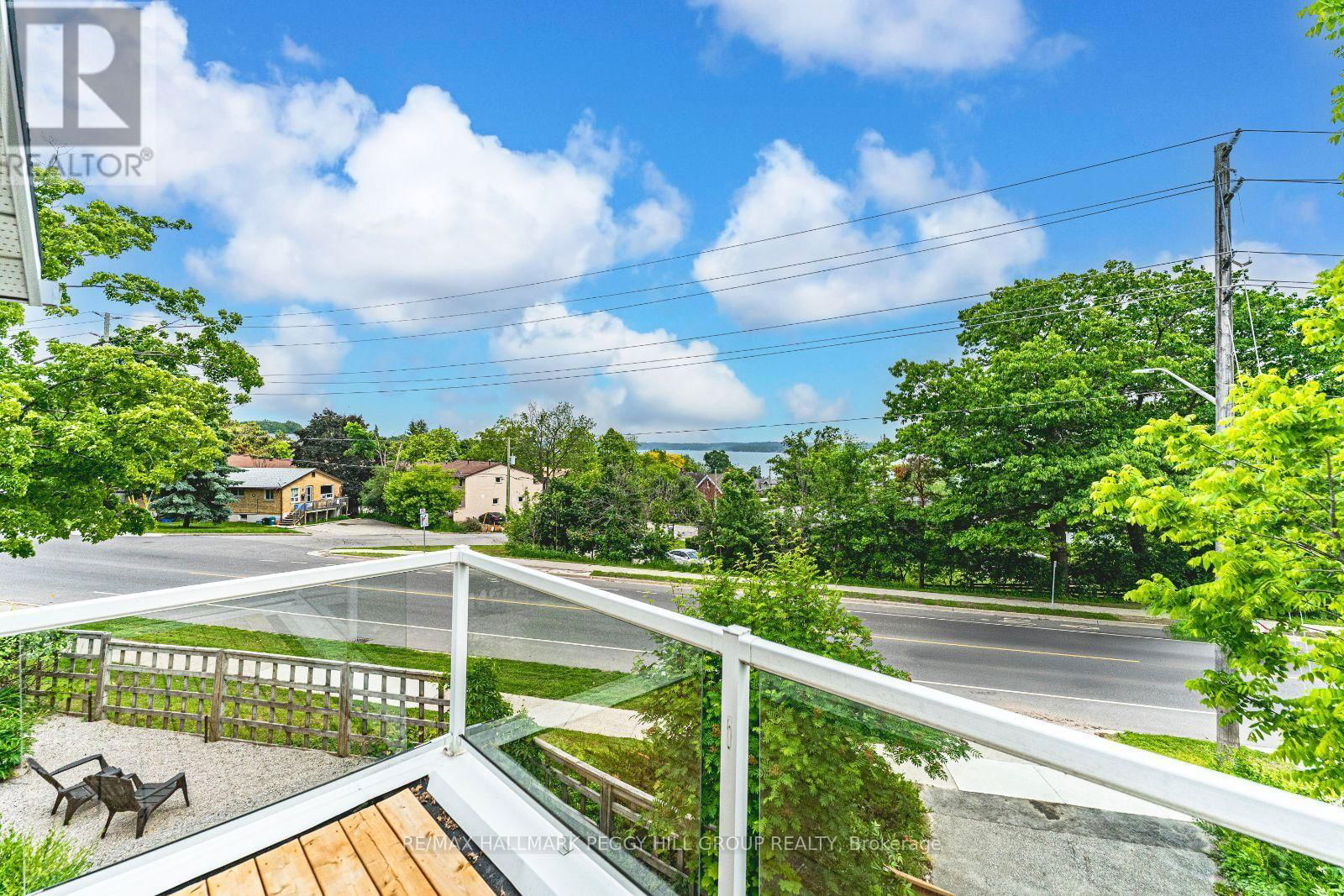 425 CODRINGTON STREET Image 12