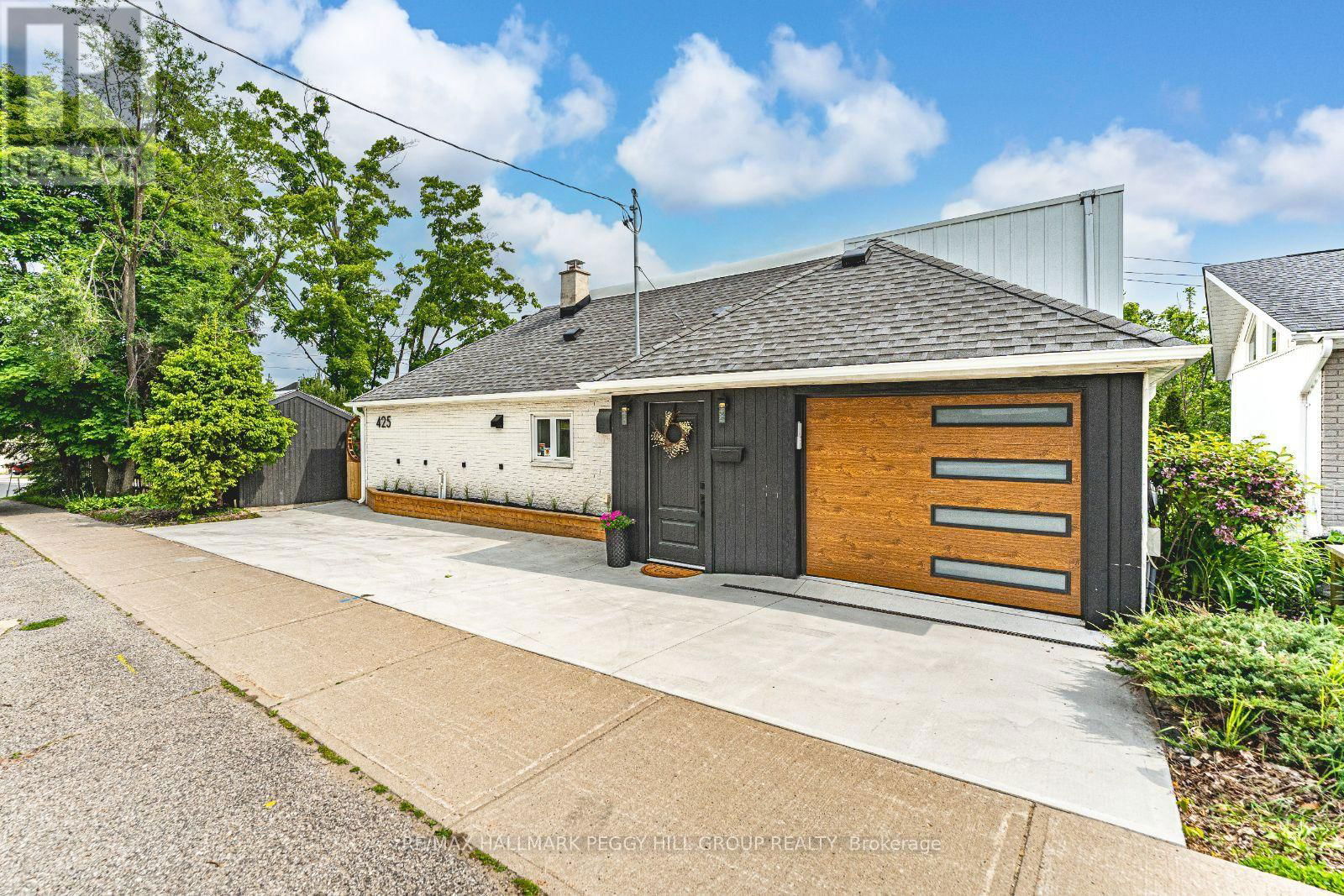 425 CODRINGTON STREET Image 2