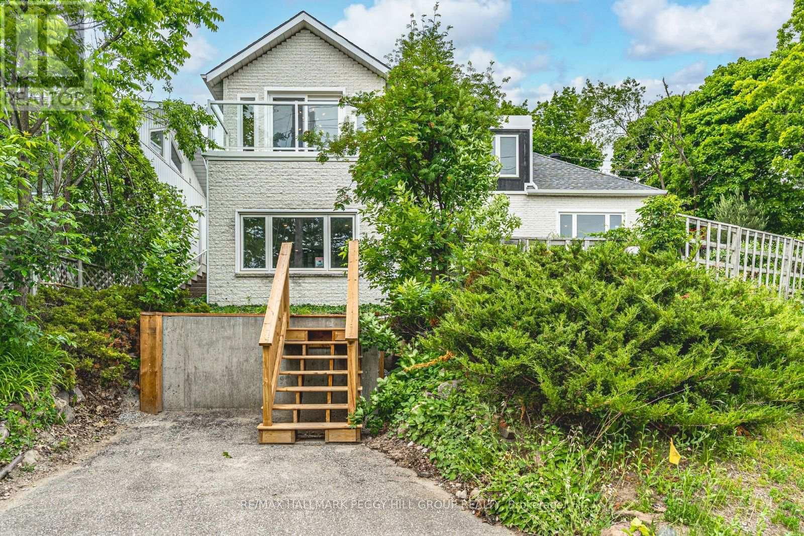 425 CODRINGTON STREET Image 30