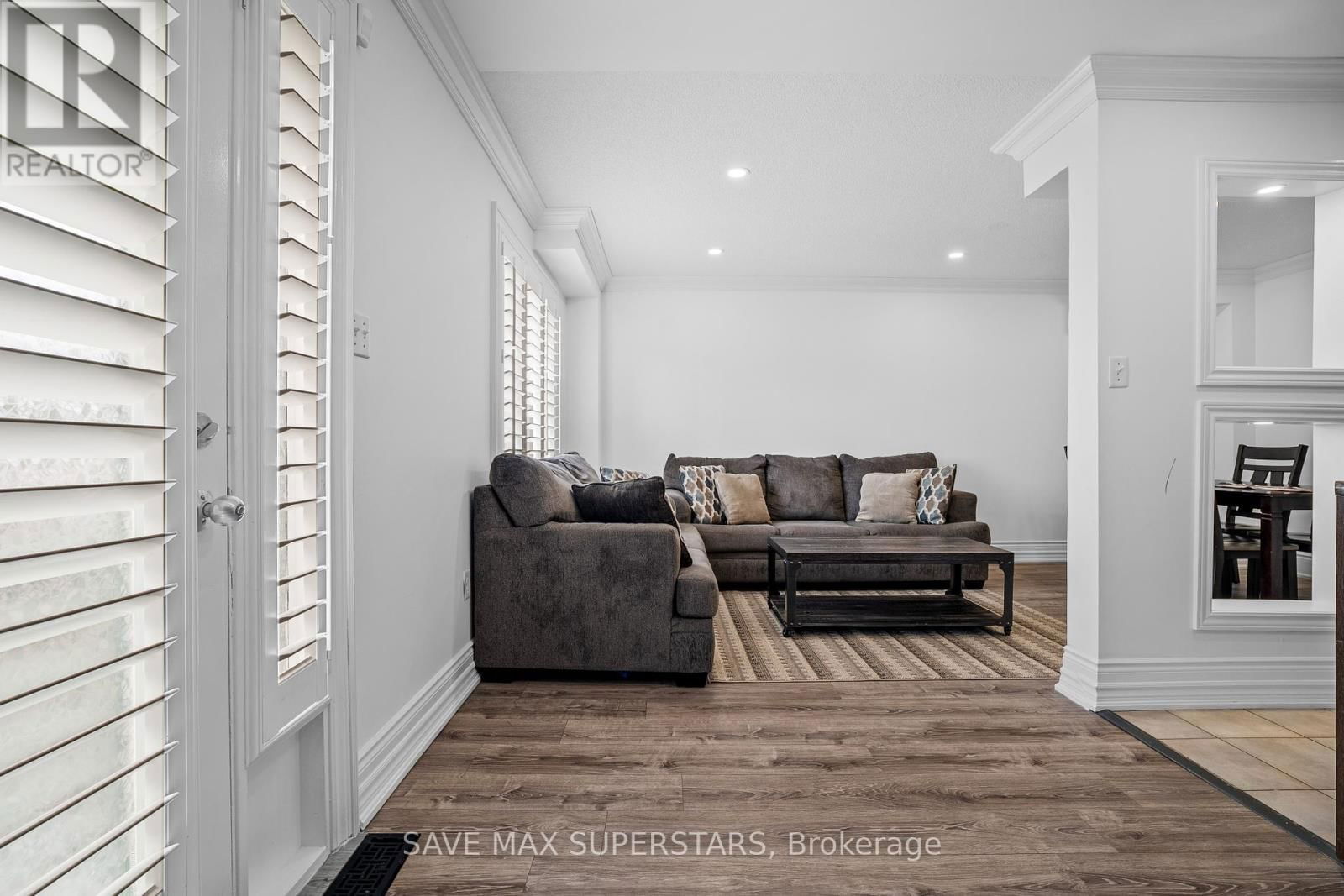 6 - 29 MADELAINE DRIVE Image 11