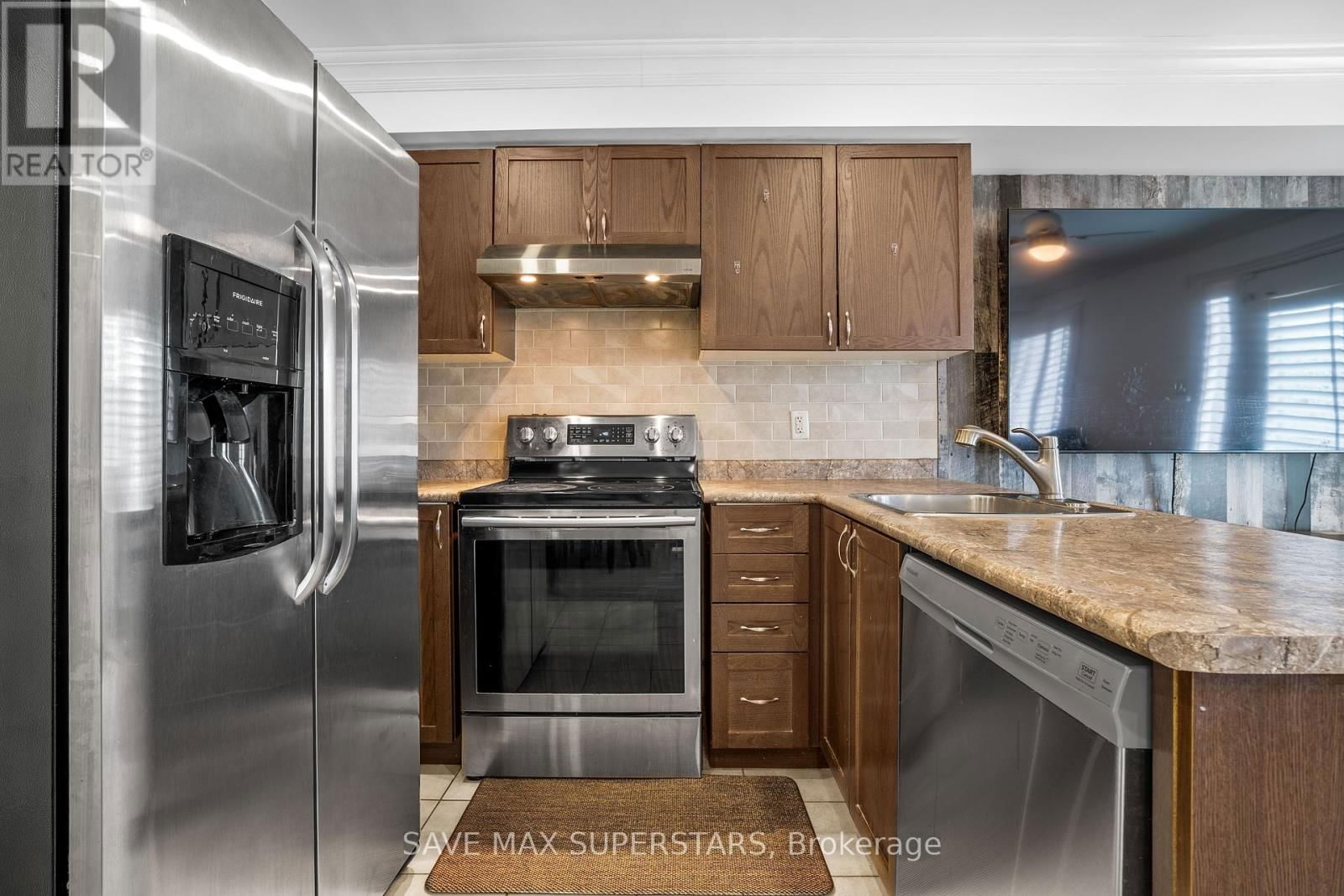 6 - 29 MADELAINE DRIVE Image 15