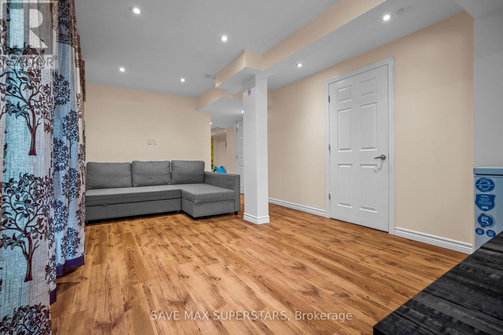 6 - 29 MADELAINE DRIVE Image 32