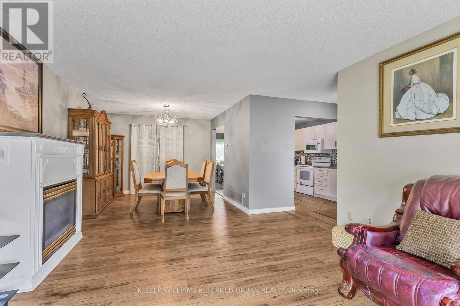 31 JOHN DILLINGNO STREET Image 10