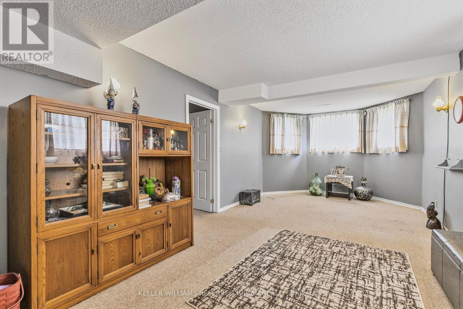 31 JOHN DILLINGNO STREET Image 27