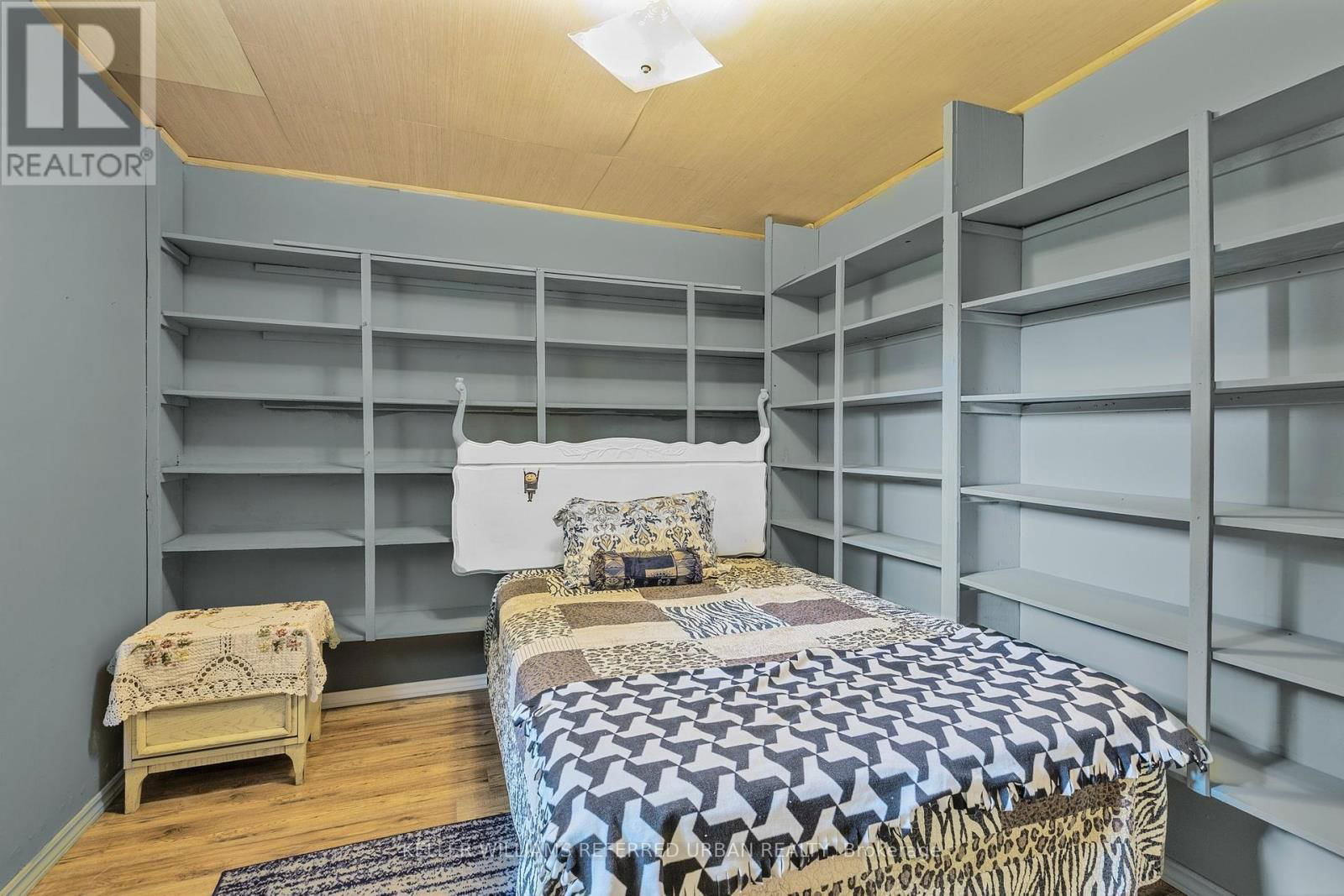 31 JOHN DILLINGNO STREET Image 30